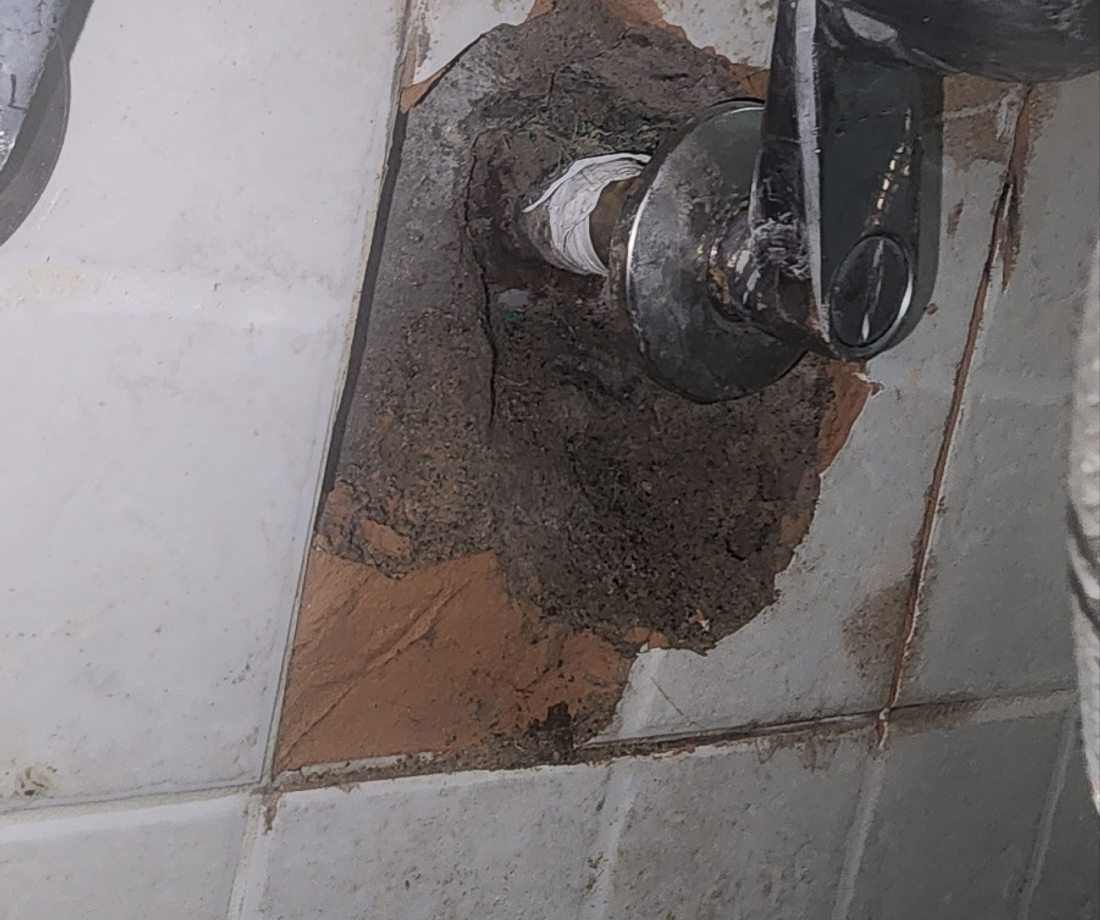 아산 음봉면 신수리 욕실 배관 연결 자리 상태